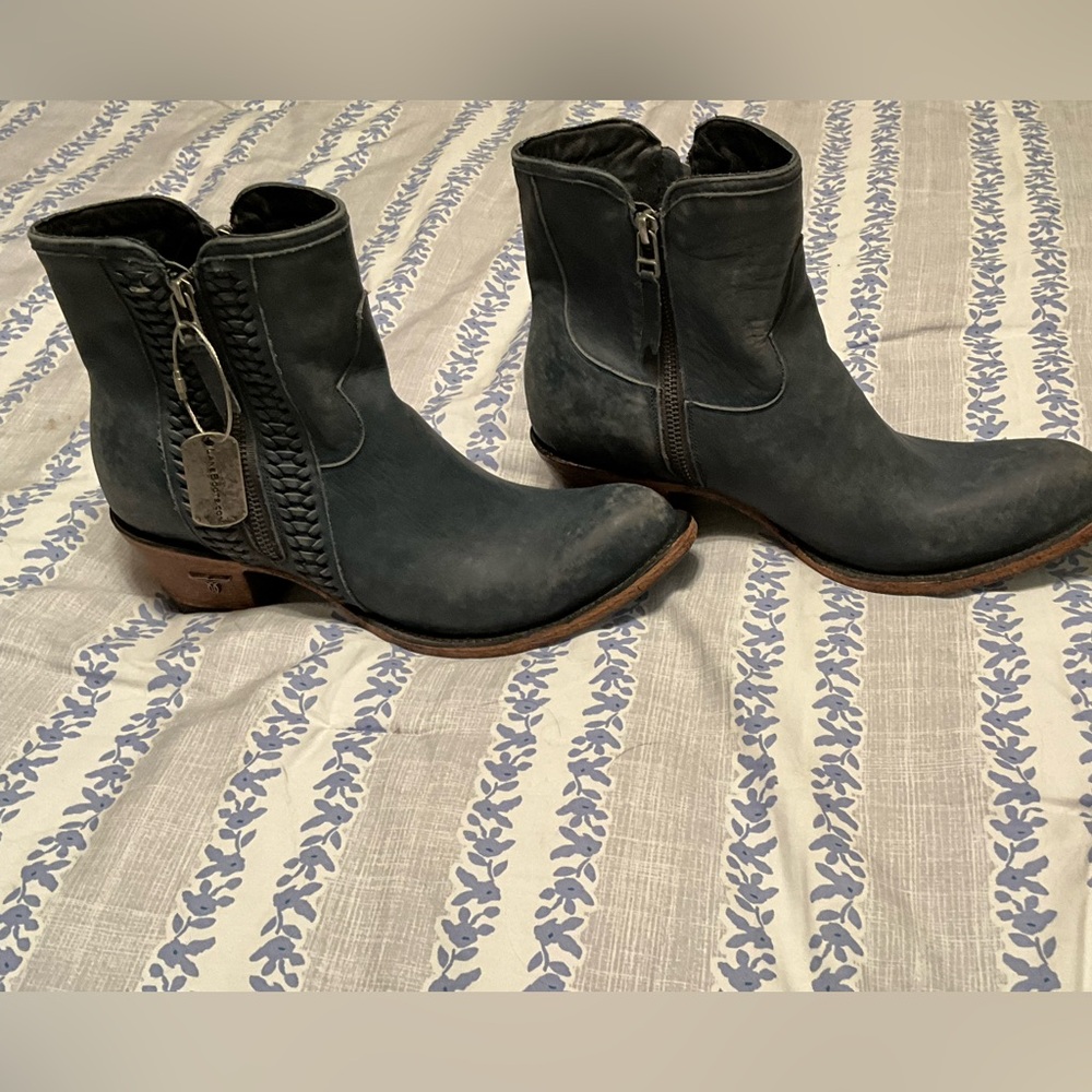 Lane Boots, women’s size 10, denim color, never worn